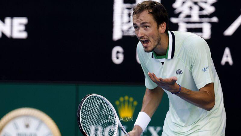 Medvedev was fined for scandals at Australian Open - Photo 2