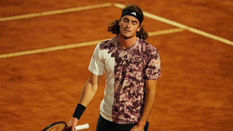 Tsitsipas chased his mother out of the field in the middle of the match against Medvedev - Photo 2