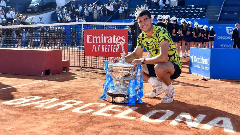 Alcaraz won easily Tsitsipas, successfully defended the Barcelona Open champion - Photo 2