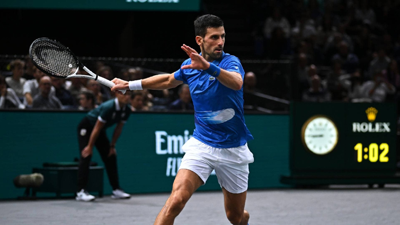 Djokovic won Tsitsipas, met Rune in the final of Paris Masters - Photo 1