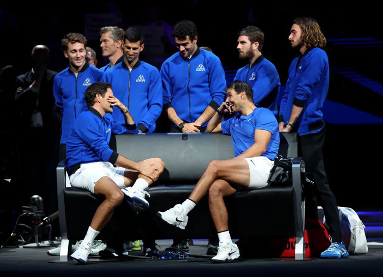 Nadal touched tears when she saw Federer crying like rain - Photo 1