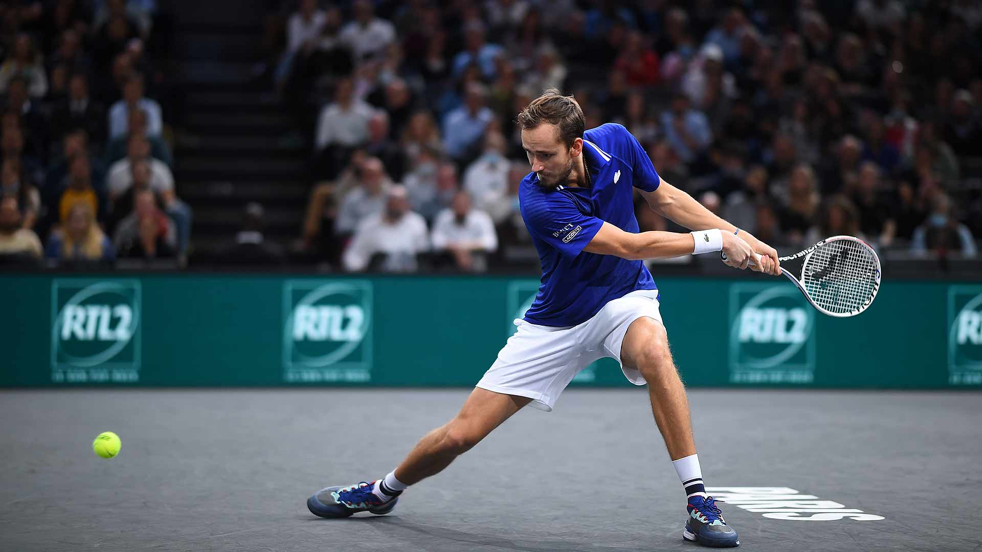 Medvedev starts smoothly in Paris Masters 2021 - Photo 2
