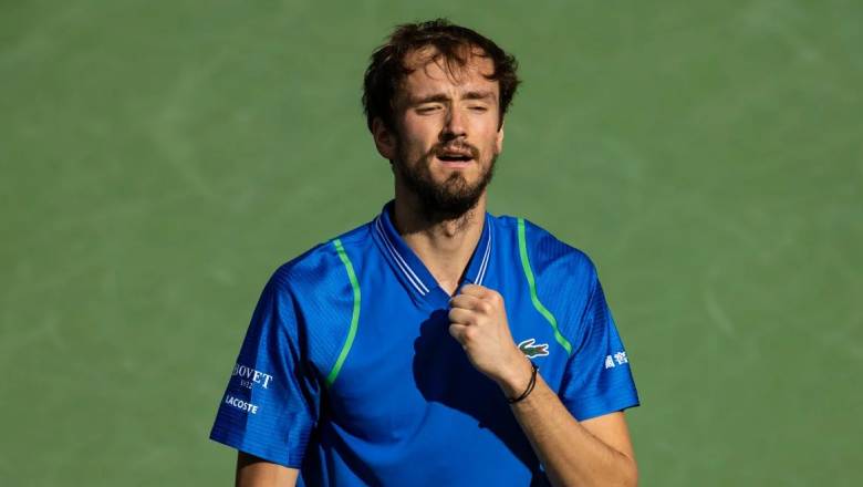 Alcaraz fought Medvedev at the Indian Wells Masters 2023 Final - Photo 1