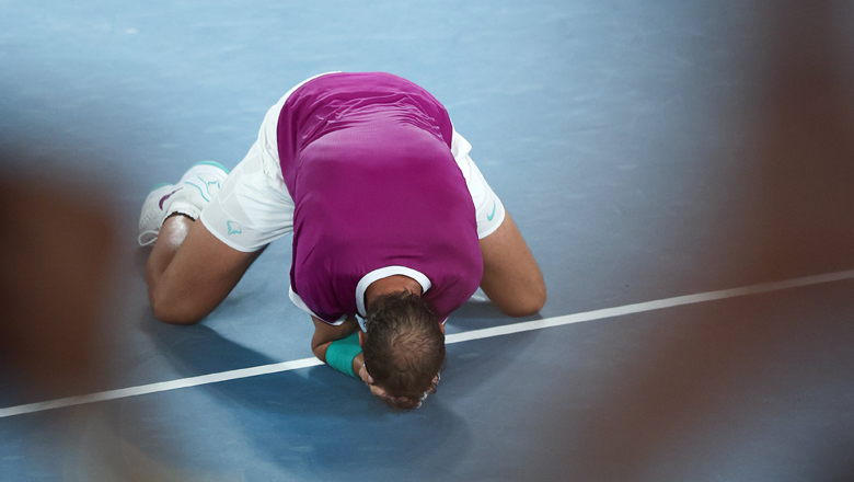Before Nadal, how many Australian championship players expanded after losing the first 2 sets? - Photo 2