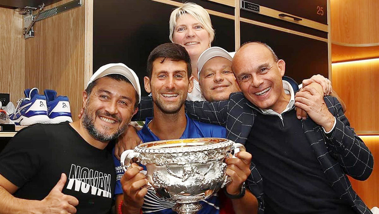 Djokovic blames the representative of the incident when entering Australia - Photo 1