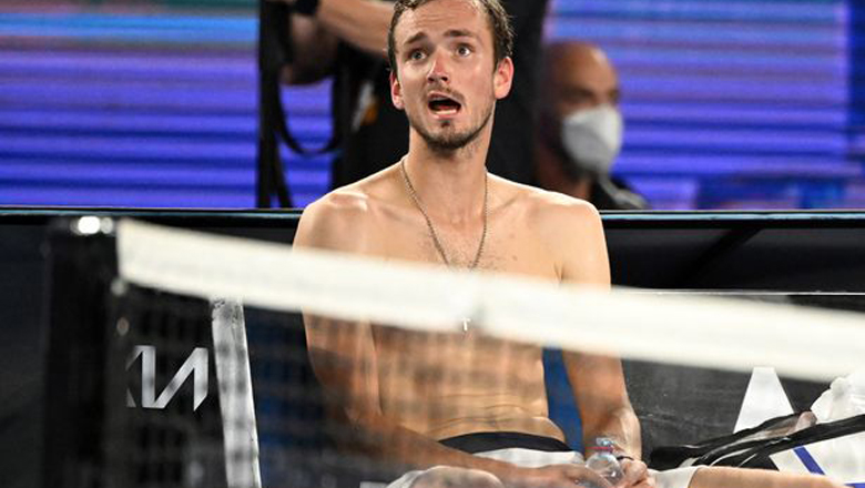 Medvedev criticizes the fans without brain in the Australian finals - Photo 1
