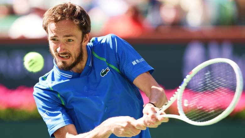 Medvedev starts smoothly at Miami Open 2023 - Photo 1