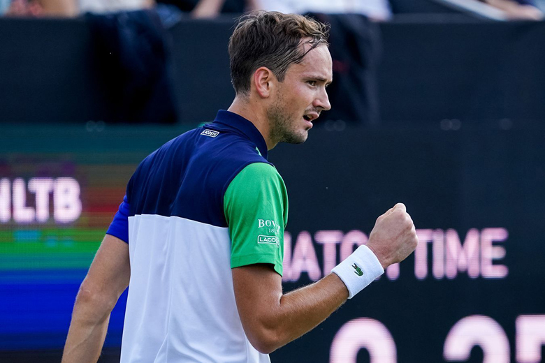 Medvedev won Ivashka after 2 sets, in the quarterfinals Halle Open 2022 - Photo 2