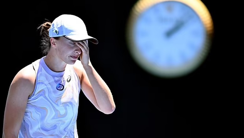 No. 1 in the world Iga Swiatek loses shock in round 4 Australia expanded 2023 - Photo 1