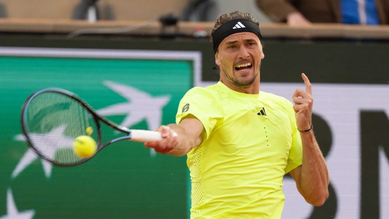 Zverev won the match despite having abdominal pain, meeting Medvedev at the end of Halle Open 2025 - Photo 1