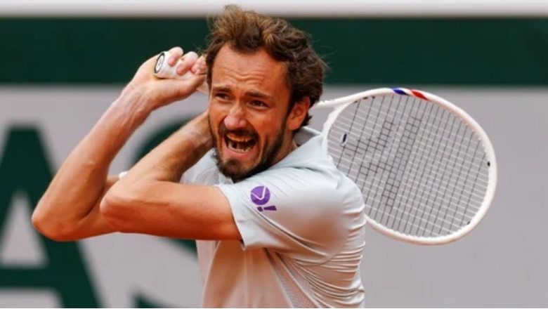 Medvedev upstream Opelka, and Fritz in the 3rd round of Washington Open - Photo 2