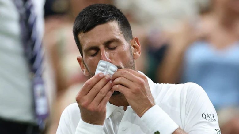 Djokovic has to take care of medical care twice because of stomach pain, still in the second round of Wimbledon - Photo 1