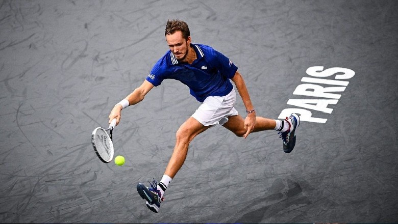 Medvedev and Zverev hard to win tickets to the quarterfinals of Paris Masters 2021 - Photo 2