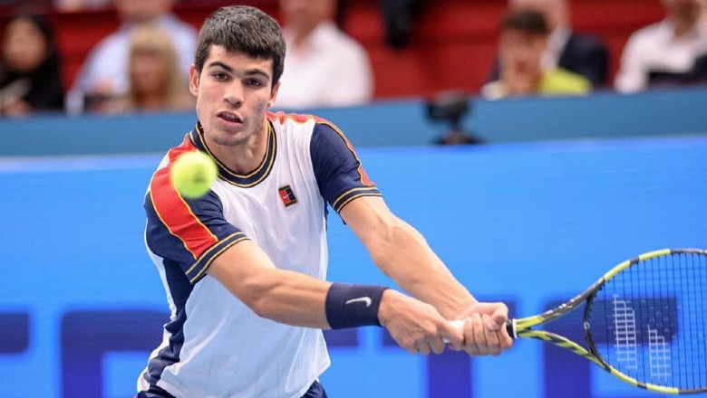Zverev defeated Auger Aliassime, met Alcaraz in the semi -final Vienna Open - Photo 2