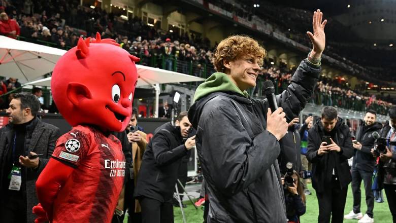 Jannik Sinner appeared in the match of AC Milan vs Dortmund, warmly welcomed by 70,000 fans - Photo 2