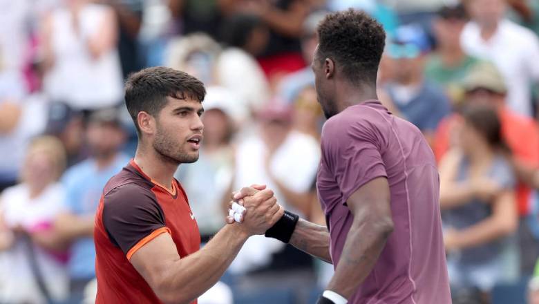Alcaraz smashed the racket when losing to Monfils in the second round of Cincinnati Open - Photo 1