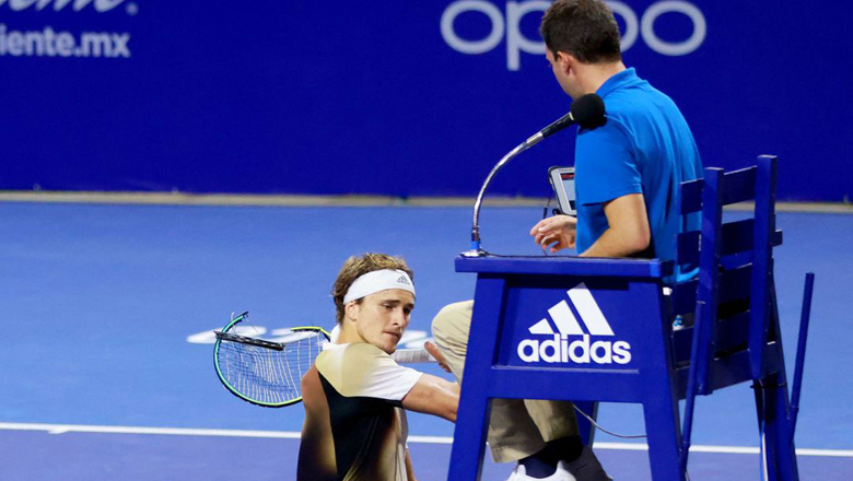 Alexander Zverev received a series of penalties after the arbitration attack - Photo 1