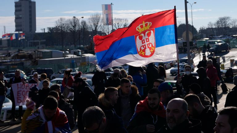 Fans welcome Novak Djokovic back to Serbia - Photo 2