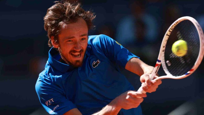 Medvedev easily won tickets to the fourth round of Madrid Open, RubleV was eliminated - Photo 1