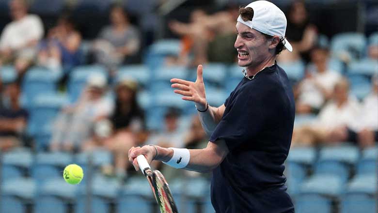 Humbert won the choking match with Medvedev - Photo 1