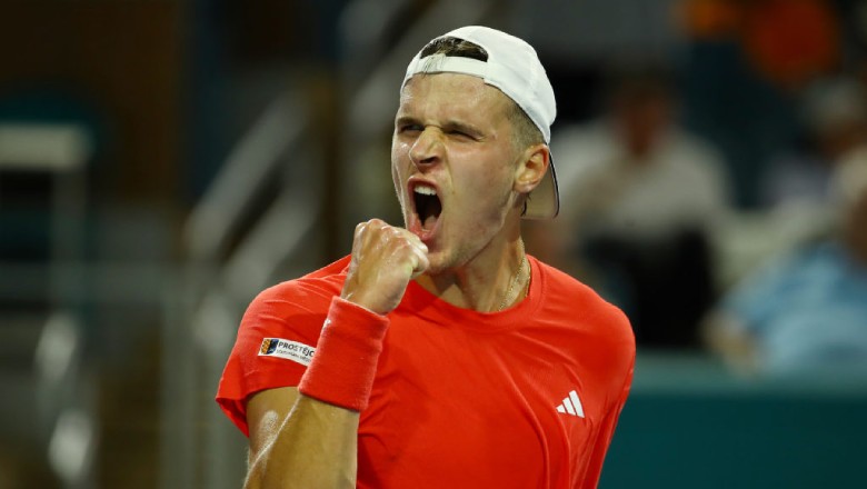 Mensik increased by 30 steps on the ATP rankings after the Miami Open championship - Photo 1