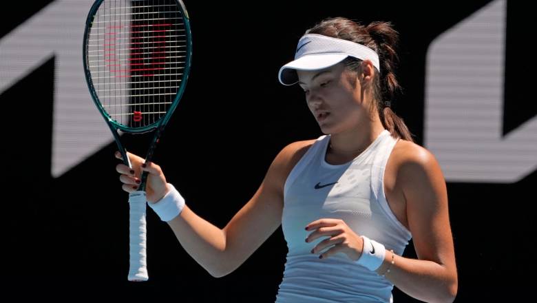 Raducanu lost 'salt face' before Swiatek, Naomi Osaka was eliminated early in Australia - Photo 2