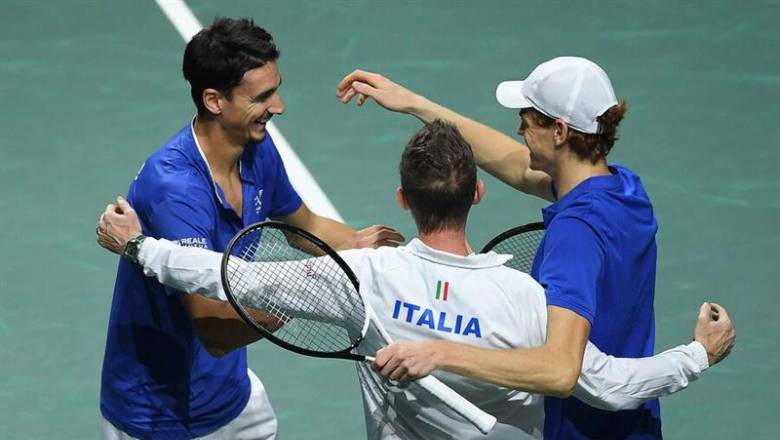 Tennis results today 26/11: Italy won tickets to the final of Davis Cup 2023 - Photo 1