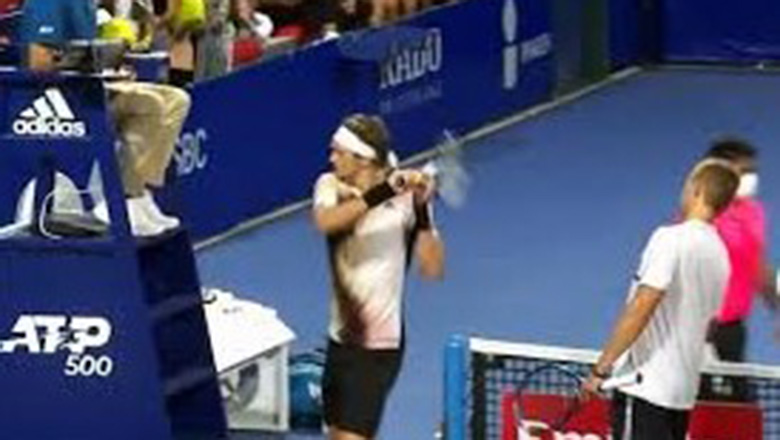 Zverev was eliminated from Mexican Open 2022 because of the threat of the referee - Photo 1